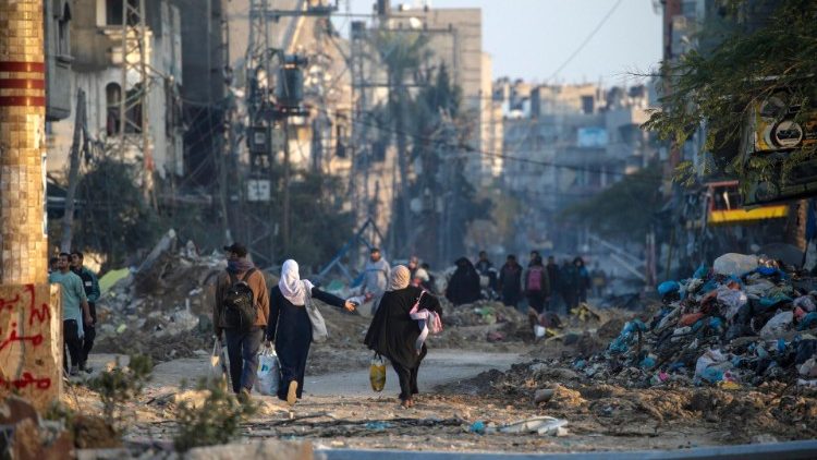 O Papa: a guerra não perdoa, ataques desumanos na Palestina