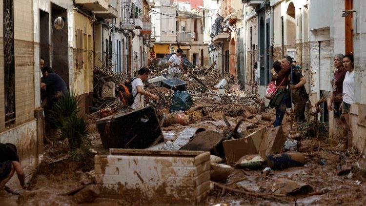 A dor do Papa pelas inundações na Espanha: rezo por vocês