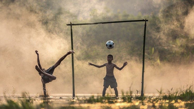 Papa ao Corriere dello Sport: falar do esporte como um hino à vida