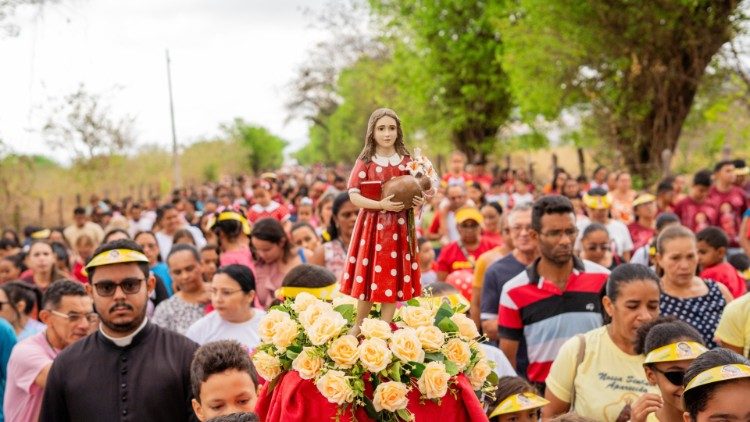 Romaria em homenagem à Menina Benigna reúne quase 2 mil crianças