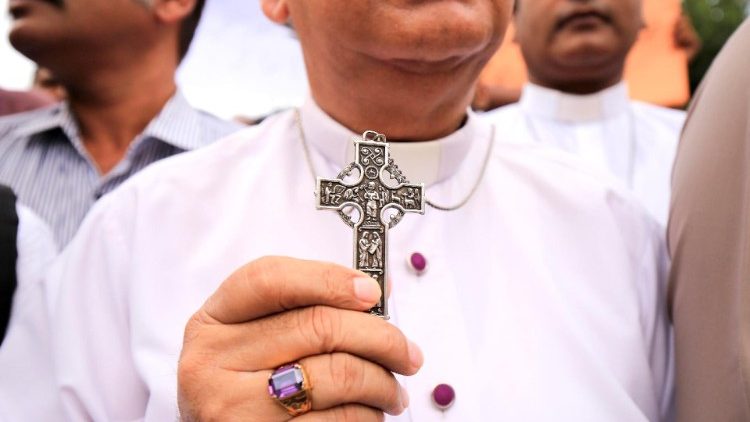 Situação dos cristãos piora em todo o mundo, diz relatório da Ajuda à Igreja que Sofre