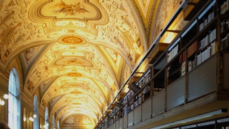 Papa transfere parte do Arquivo e da Biblioteca do Vaticano ao Seminário Maior Romano