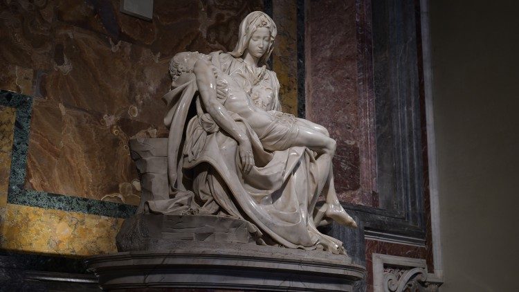 Pietà volta a resplandecer na Basílica de São Pedro