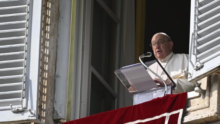 Ao alertar para a tentação da hipocrisia, Papa exorta a fazermos o bem sem aparecer, com simplicidade