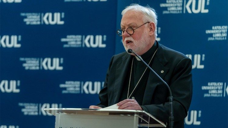 Gallagher: a diplomacia da Santa Sé é um “hospital de campo” em meio às batalhas