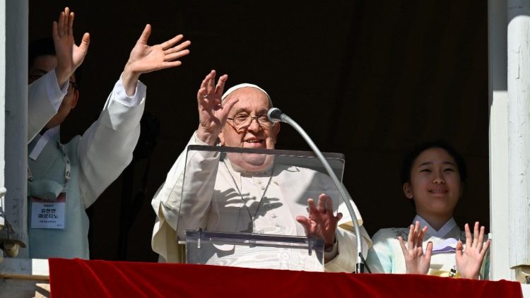 Jovens, JMj, Acutis, Frassati e beatos espanhóis: a saudação do Papa