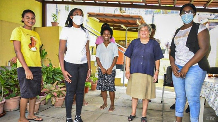 “Em Angola existe muita fome”, denuncia a Irmã Maria do Céu Costa