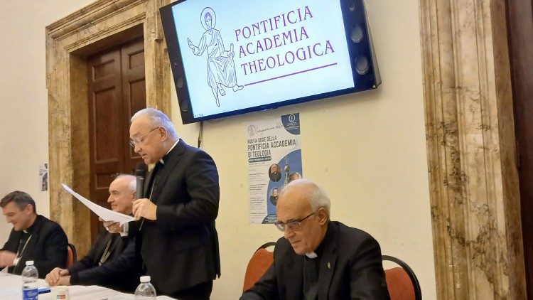 Peña Parra: a teologia deve ser “popular” para aprofundar o significado de ser cristão