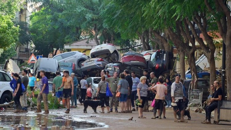 Arcebispo de Valência oferece paróquias para acolher vítimas das enchentes