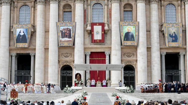 Papa: dioceses recordem seus Santos, Beatos e Servos de Deus em 9 de novembro