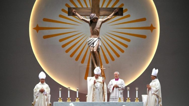 Sacerdote esfaqueado durante Missa em Singapura