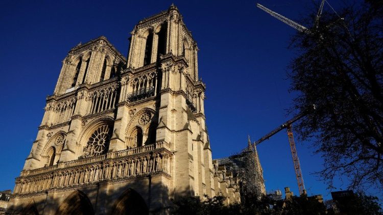 Papa aos bispos da França: que a reabertura de Notre-Dame seja um sinal profético