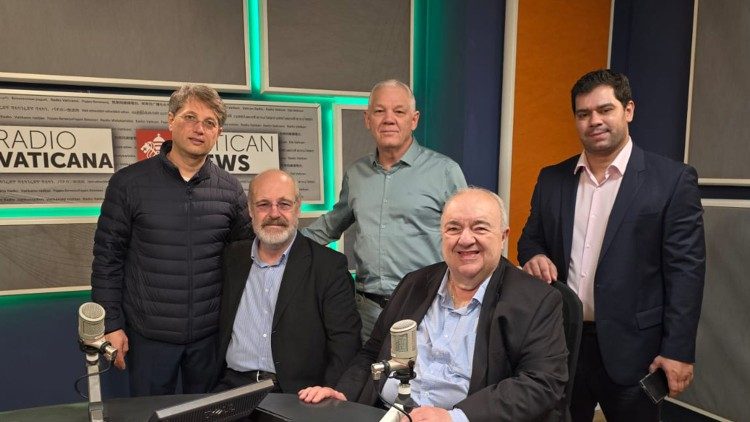 Prefeito de Curitiba, Greca, visita a Rádio Vaticano: na quarta o encontro com o Papa