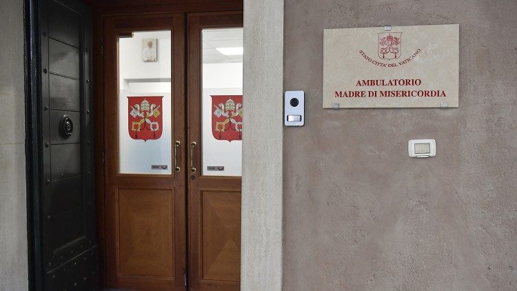 Colunata de São Pedro: consultas gratuitas de saúde para os mais frágeis