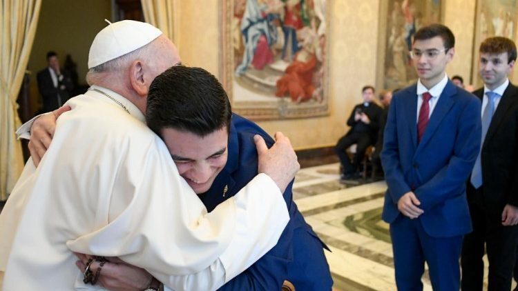 Papa aos seminaristas: cultivem a proximidade e o serviço ao povo de Deus