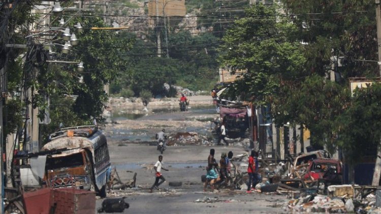 Aumenta o recrutamento de crianças-soldados no Haiti