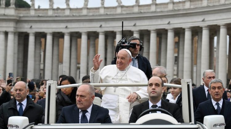 O Papa: os leigos têm carismas com os quais contribuir para a missão da Igreja