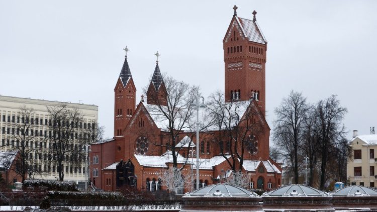 Bielorrússia: sacerdote católico vai a julgamento por traição