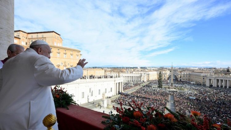 Papa: Jesus é a Porta da Paz. Voltemos para Ele para calar as armas