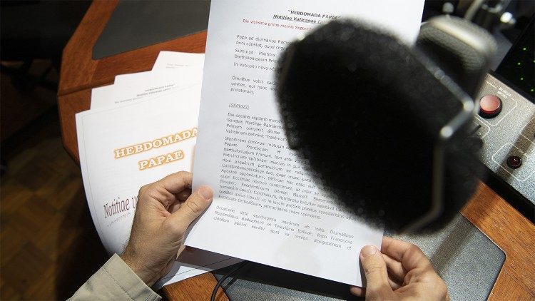 Hebdomada Papae, o noticiário em Latim