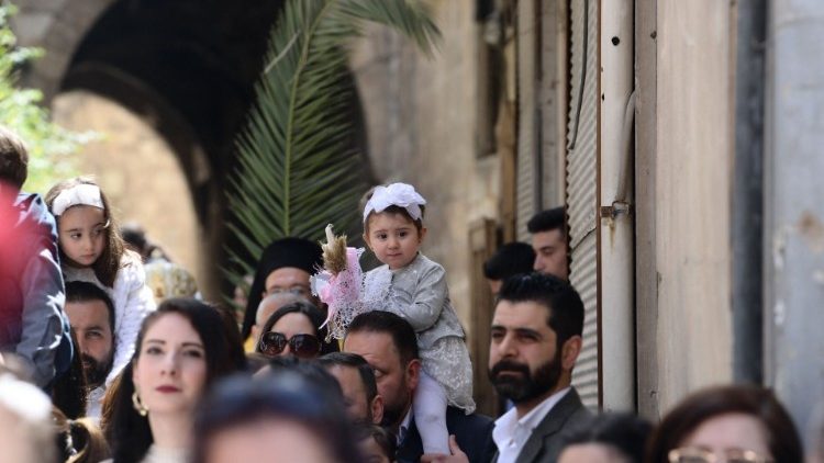 Querem acabar com a grande história dos cristãos de Aleppo, denuncia arcebispo de Homs