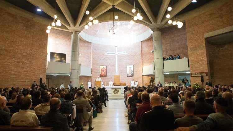 Porta Santa da penitenciária de Roma se abre para a espiritualidade e a justiça