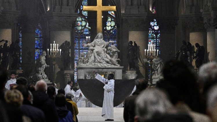 “A dor foi curada”: Notre-Dame de Paris é restituída ao povo de Deus