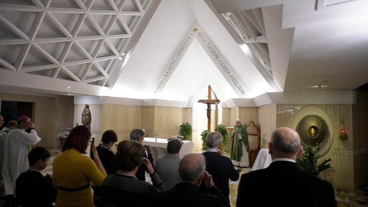 O Papa, por causa do frio e de um resfriado recitará o Angelus em Santa Marta