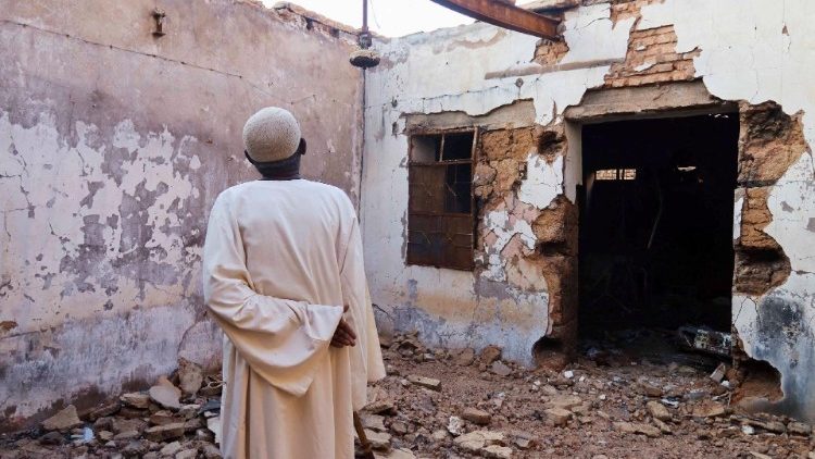 Sudão, a missão da Igreja local entre guerra e emergência humanitária