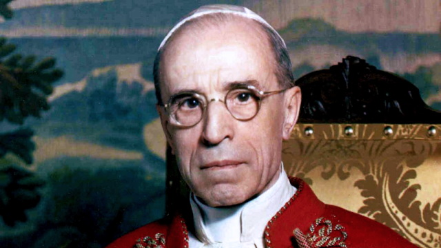 A democracia e a manipulação das massas: as palavras proféticas de Pio XII