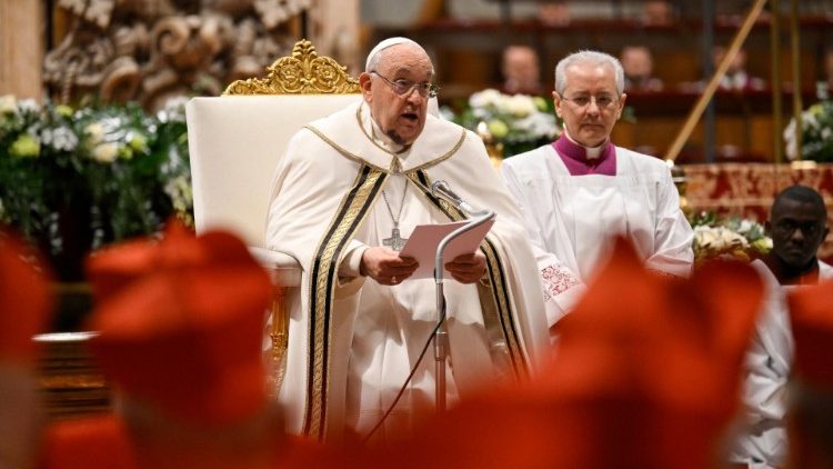 Papa aos novos cardeais: não ceder à competição corrosiva, mas construir a unidade