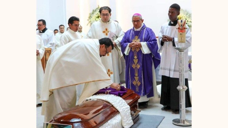 Equador: prosseguem investigações sobre morte de sacerdote. Corpo apresentava sinais de tortura