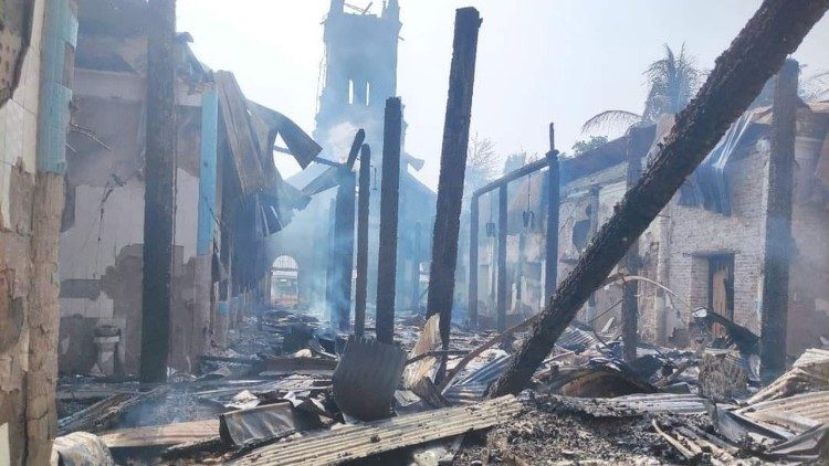 Um Natal marcado pela guerra, em Mianmar, entre temores e deslocamentos
