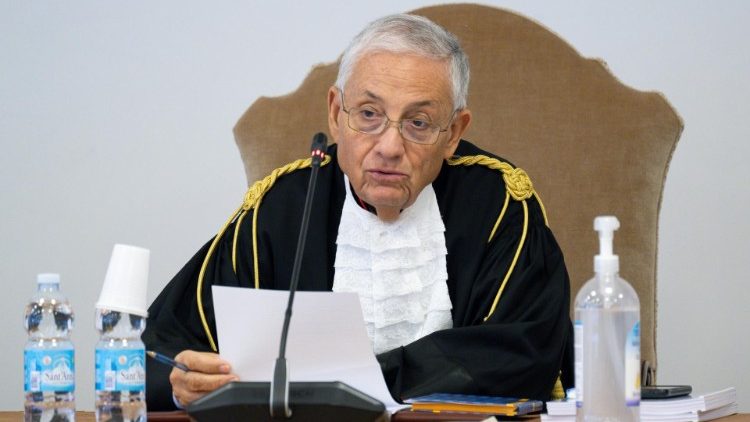 Tribunal vaticano, presidente Pignatone renuncia por limite de idade