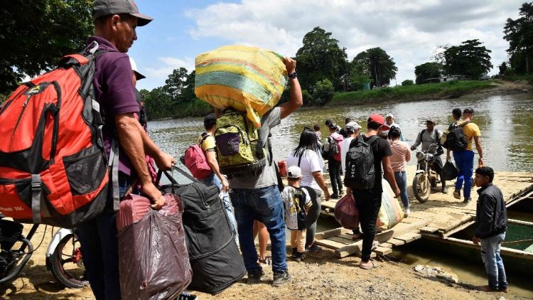 Venezuela: a solidariedade das dioceses fronteiriças aos refugiados colombianos