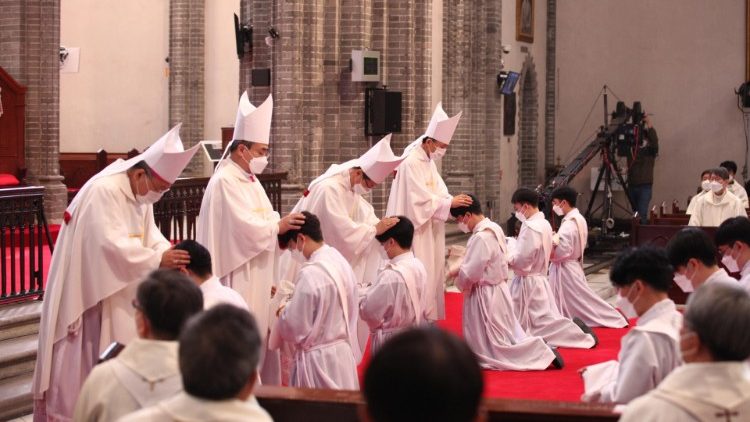 Com novas ordenações, número de sacerdotes na Arquidiocese de Seul chegará a mil
