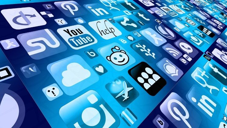 Dom Oriolo: A percepção de Deus no mundo digital