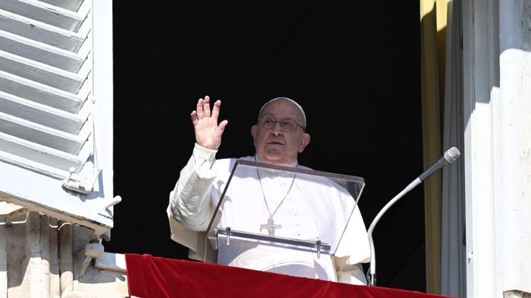 Papa: “Como é desumana a guerra, que despedaça o coração das mães!”