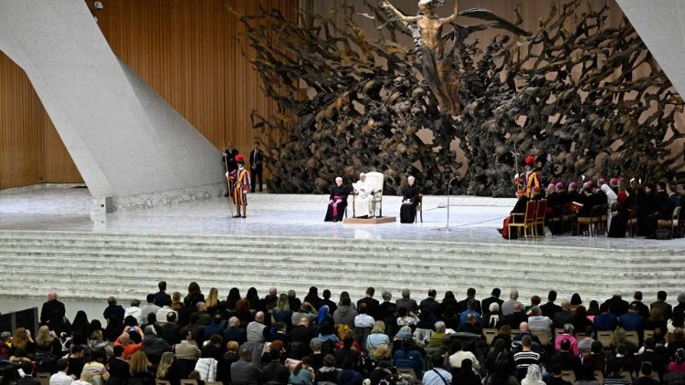 O Papa: a violência de Herodes sobre as crianças se repete noutras formas da história