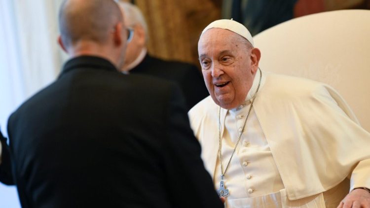 Papa a sacerdotes: o amor por Deus e pela Igreja não podem ser pretexto para a autocelebração