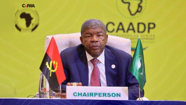 Angola. Presidente aposta no diálogo para a resolução dos conflitos na União Africana