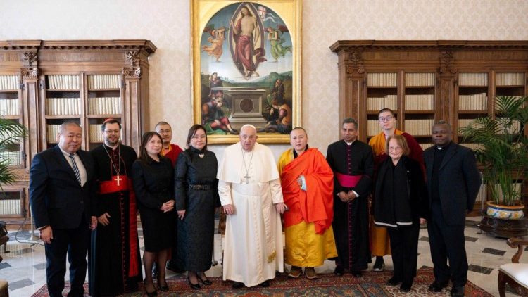 Papa: em meio a desastres e conflitos, líderes religiosos conduzem a humanidade a uma cultura de paz