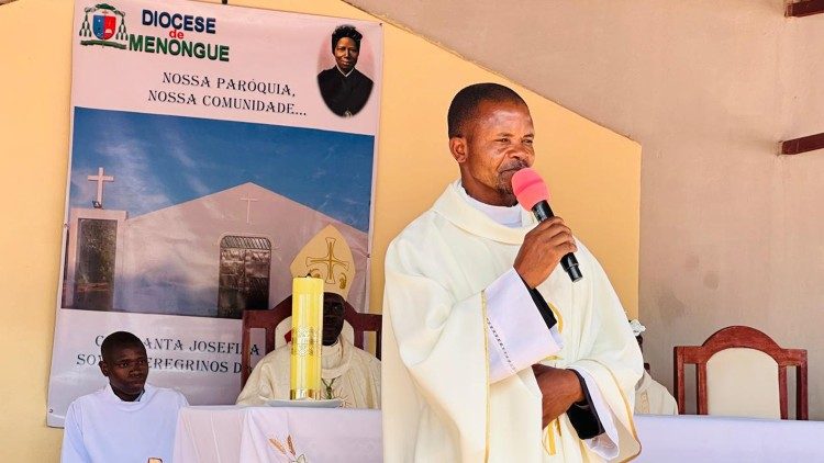 Angola. Paróquia S. Josefina Bakita de Caiundo, entre desafio e