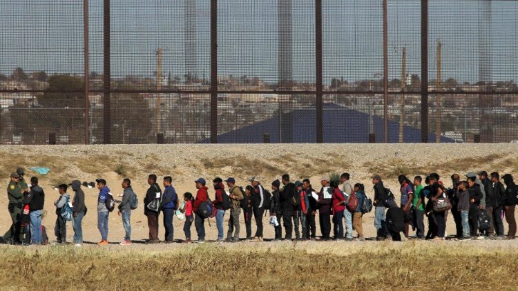 México. Bispos: protegeremos e defenderemos os migrantes deportados