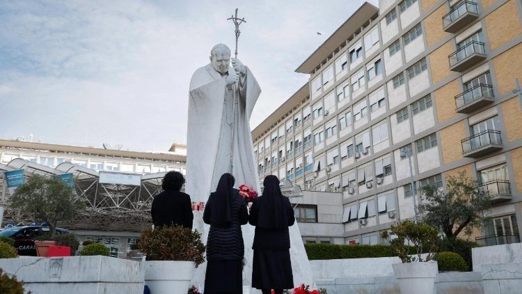 A noite foi tranquila para o Papa Francisco
