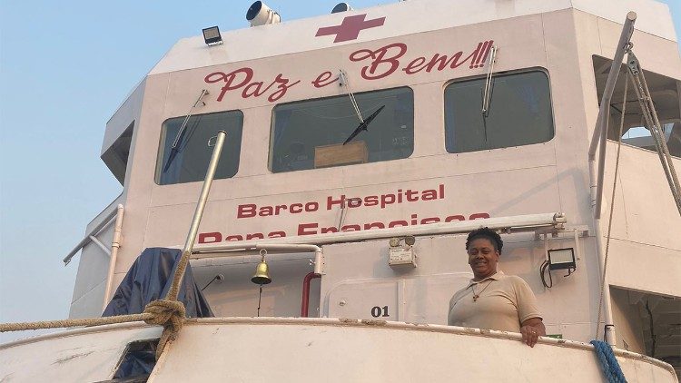 Barco Hospital Papa Francisco: um navio a serviço dos povos amazônicos