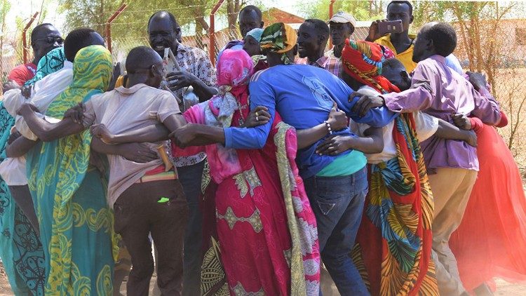 Fé em ação: em meio a cortes na ajuda dos EUA, JRS permanece ao lado dos refugiados