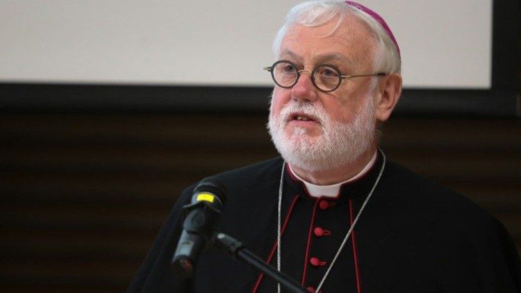 Gallagher: a “diplomacia da esperança” de Francisco, uma cura para um mundo dividido