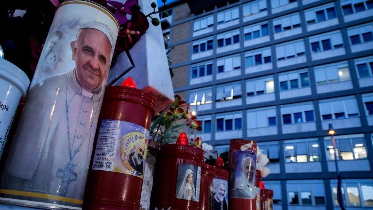 Papa no Gemelli, crise respiratória pela manhã