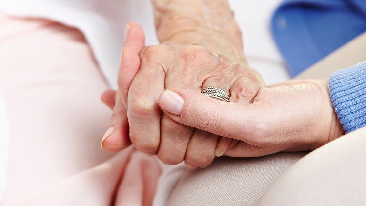 Caminhando e construindo esperança junto aos doentes e sofredores